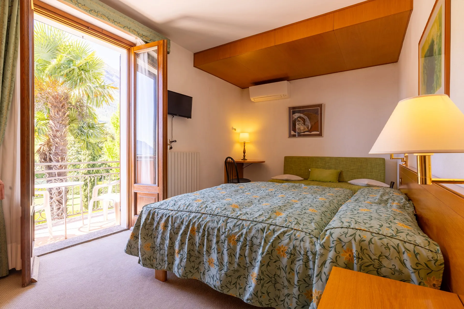 Hotel Royal Triple Rooms image #1